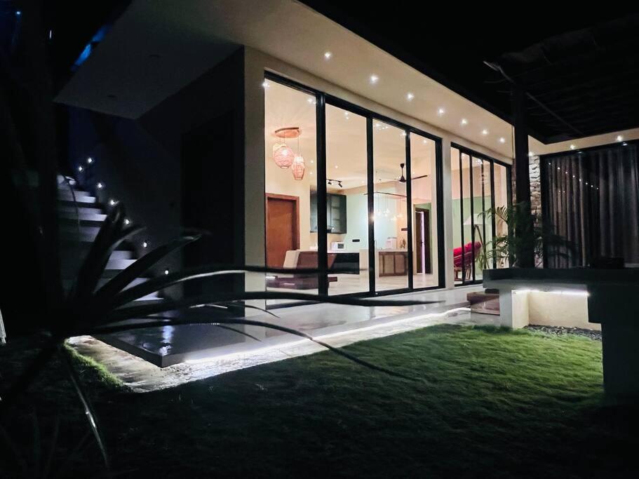 The Neylipz - Fully Air Conditioned 3 Bedroom Apartment Weligama Exterior foto