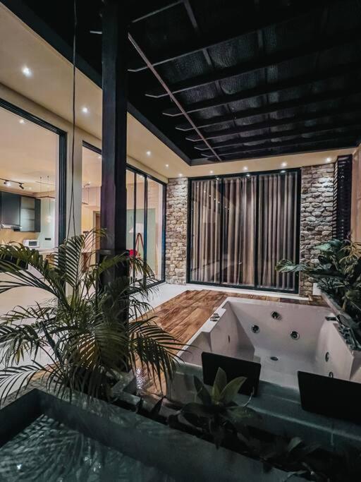 The Neylipz - Fully Air Conditioned 3 Bedroom Apartment Weligama Exterior foto